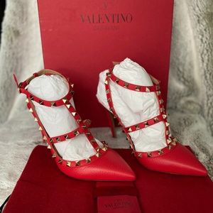 Valentino Garavani Rockstud T-strap Pump